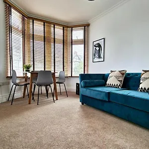 switchback-stays-serviced-apartments.cardiffhotelswales.com/